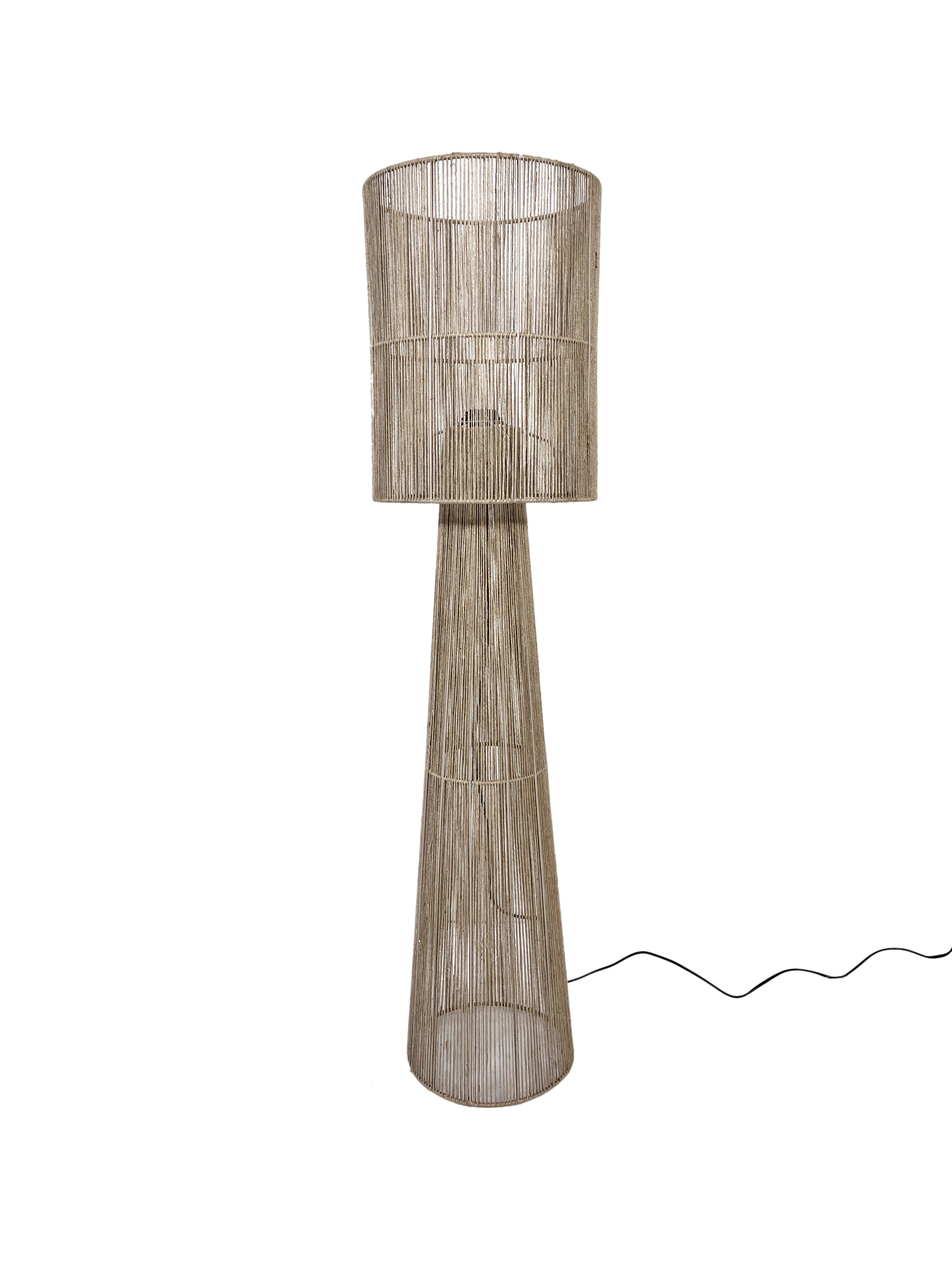 Candeeiro de pé SULLY marca ECOANYA 124cm