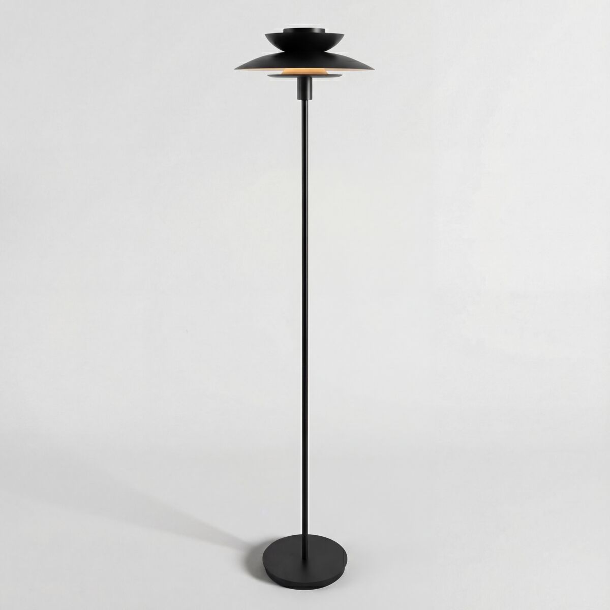 Candeeiro de pé JUPITER preto e dourado 163cm