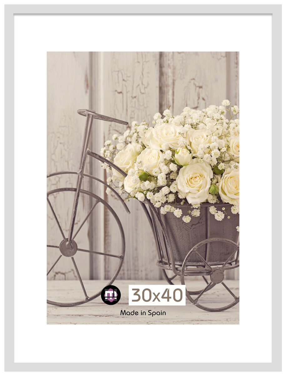 Moldura PIRAMIDE 30x40cm marca MARCOMUEBLE