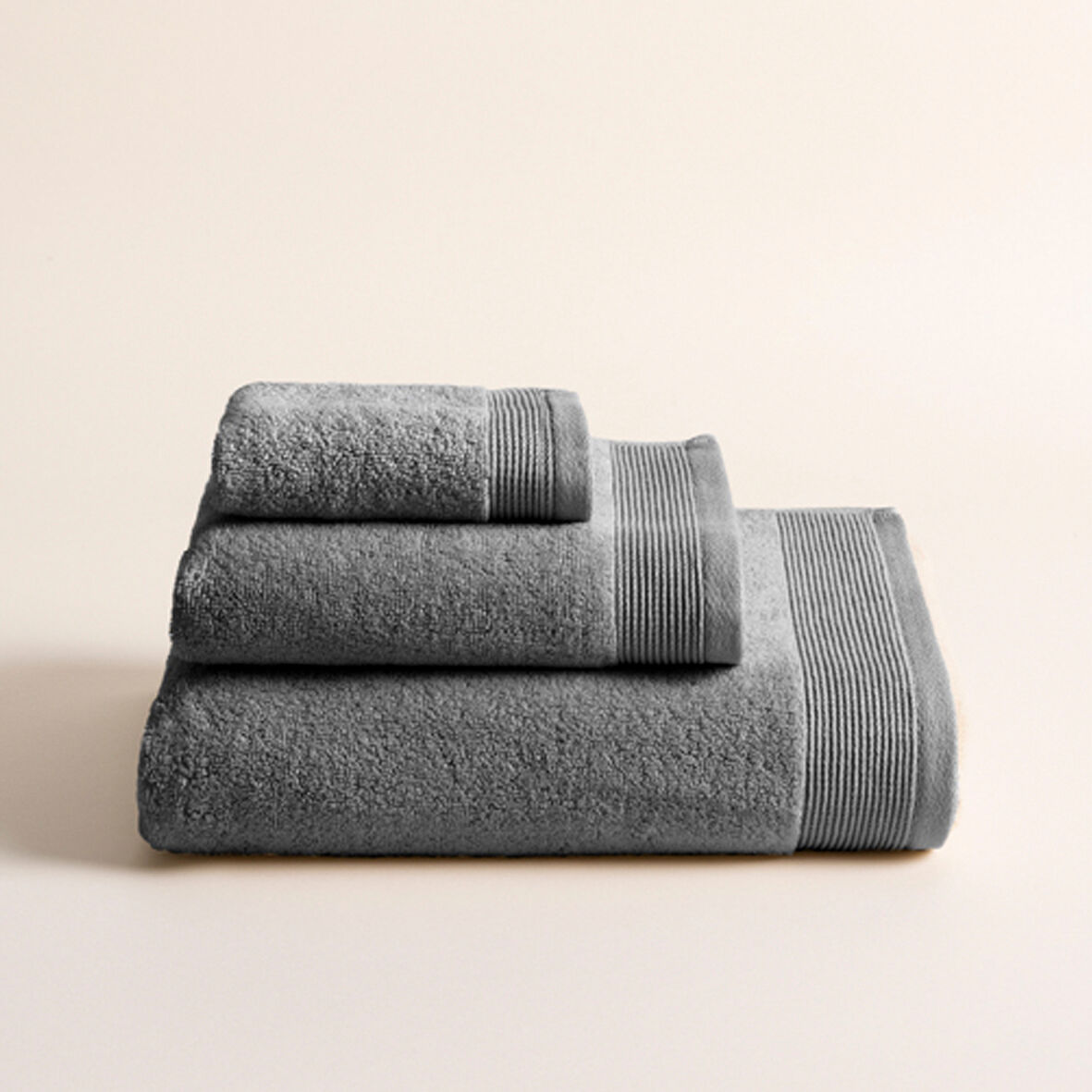 Toalha zaira em algodão felpudo americano 50x100cm cinza aço - conforama