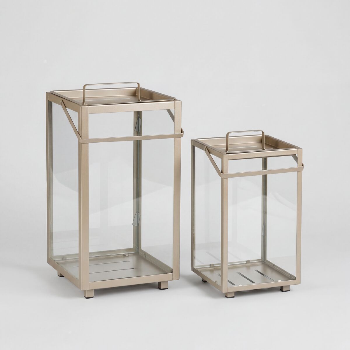 Lanterna de metal hamptons 39x21cm cor areia