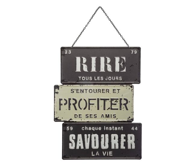 Placa de metal decorativa estilo vintage com mensagem.