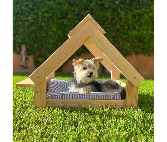 Casa do cão interior e exterior, cor natural, cama de madeira natural fsc para cães e gatos pequenos e médios, 2 suportes para tigelas. 76x44x55cm