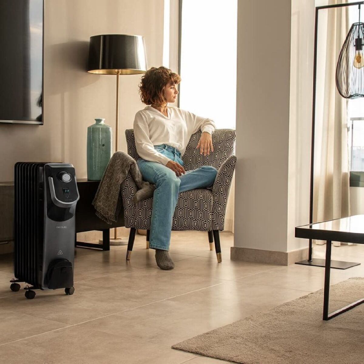 Cecotec radiador a óleo de 7 módulos de 1500 w e tecnologia 360o com 3 níveis de potência, 18 m² de cobertura, recolhe-cabos