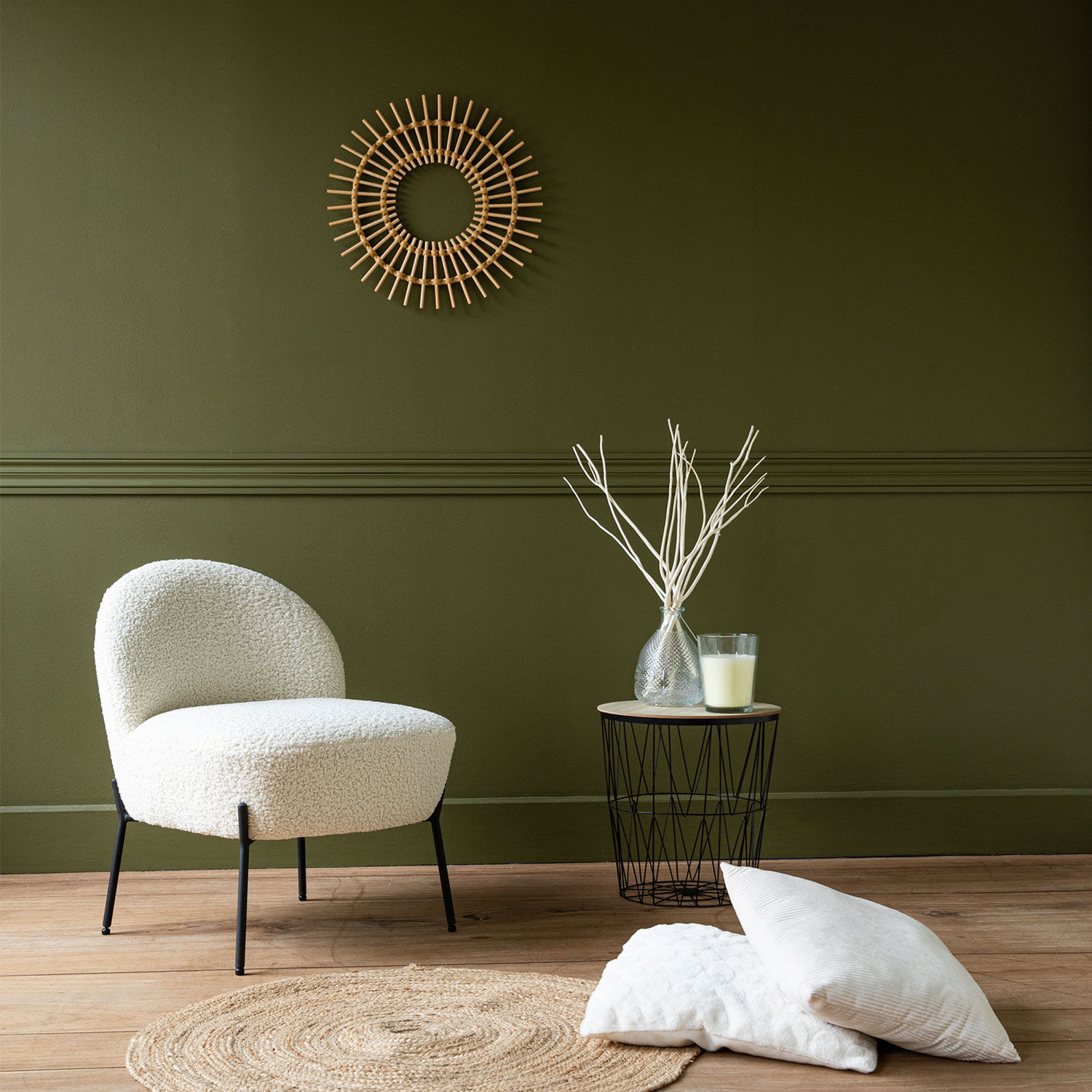 Cadeira de braços HELMI em tecido bouclé Bege