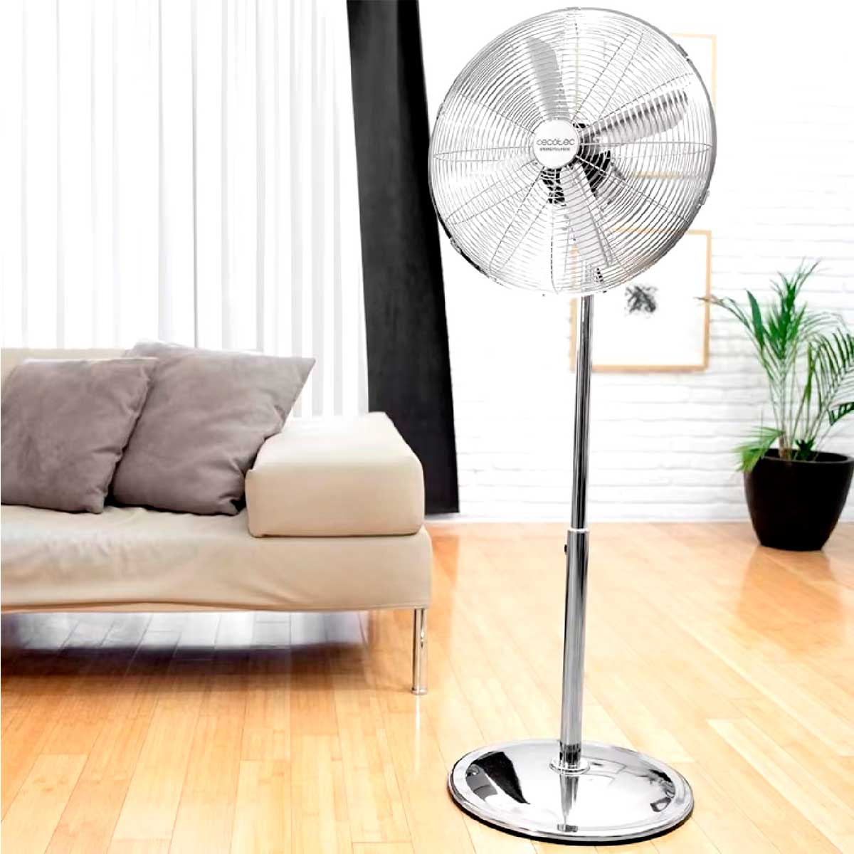 Cecotec Ventoinha de pé com 50 W e acabamento cromado, 16 polegadas, 3 velocidades, oscilação, silencioso, altura ajustável, 4 pás e máxima segurança.