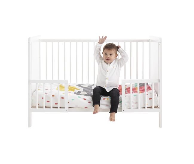 Grade branca para os berços de dormir mistos cool-dreams convertíveis em camas