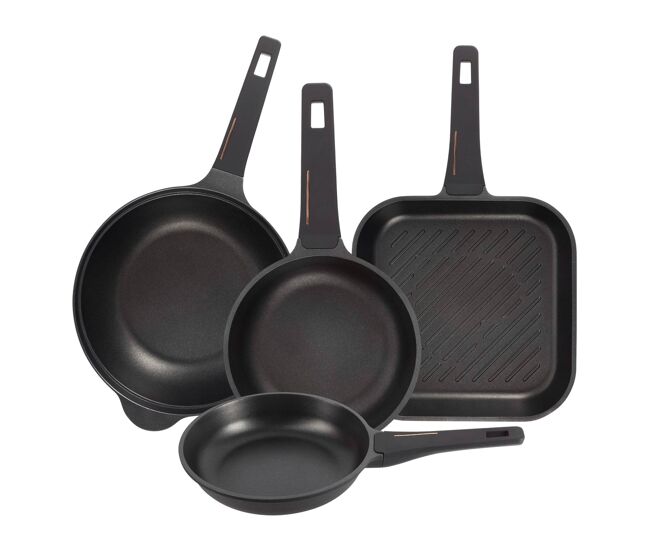 Conjunto bergner com 2 frigideiras ø20ø24cm + grelha 28x28cm + wok ø30cm em alumínio fundido nas cores cobre e preto.